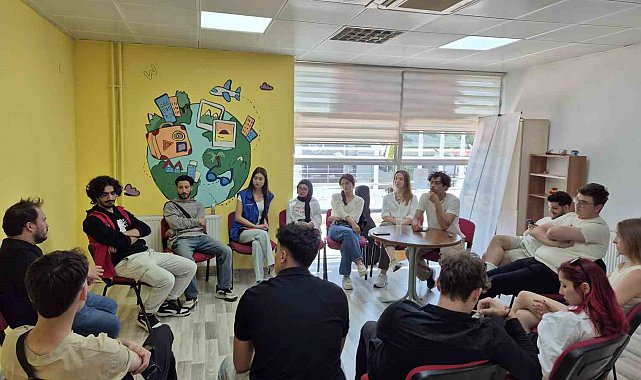 Gençler Avrupa fırsatlarını Uluslararası Gençlik Merkezi ile keşfediyor