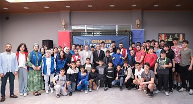 Gençler sordu, Başkan Kurnaz cevapladı