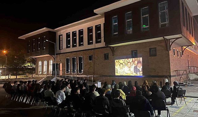 Gençlik Haftası'nda açık hava sineması gösterimi