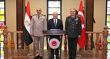 Genelkurmay Başkanı Güler, Mısır Genelkurmay Başkanı Khalifa'yı kabul etti