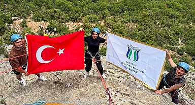 Geyve'de kaya tırmanışı yaptılar