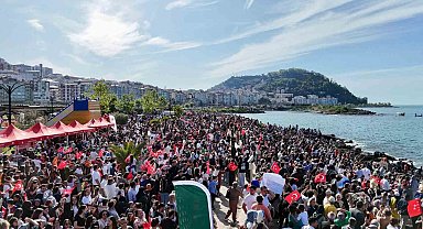 Giresun'da SOLOTÜRK gösterisi ilgiyle izlendi