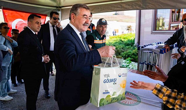 Gölbaşı Belediyesi, vatandaşlara 50 bin fide dağıttı