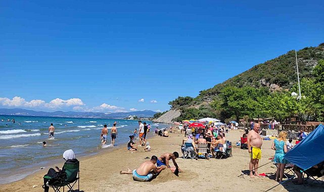 Güneşli hava sahillerini doldurdu