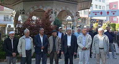 Hacı adayları dualarla kutsal topraklara uğurlandı