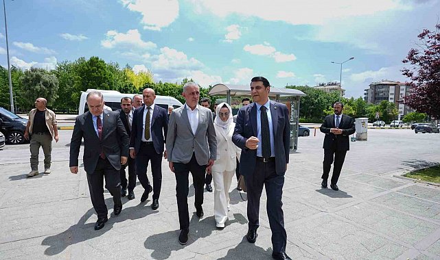 Hacıosmanoğlu'dan D.T. Şehitkamil sahnesi'ne tam not