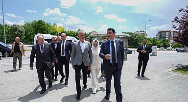 Hacıosmanoğlu'dan D.T. Şehitkamil sahnesi'ne tam not