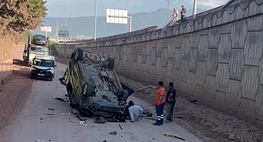 Hafif ticari araç 5 metre yükseklikten uçarak ters döndü: 2 yaralı