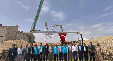 Hafızlık ve Kur'an kursu temeli dualarla atıldı