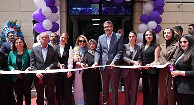 Hakkari'de 25 kadın girişimcinin kurduğu mağazaların açılışı yapıldı