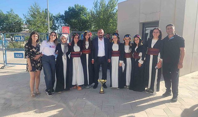 Hakkari'de iki kulüp bölge birincisi oldu