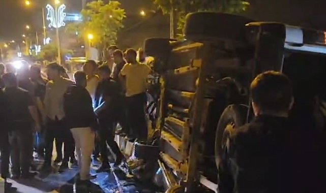 Hakkari'de kontrolden çıkan hafif ticari araç yan yattı: 1 yaralı