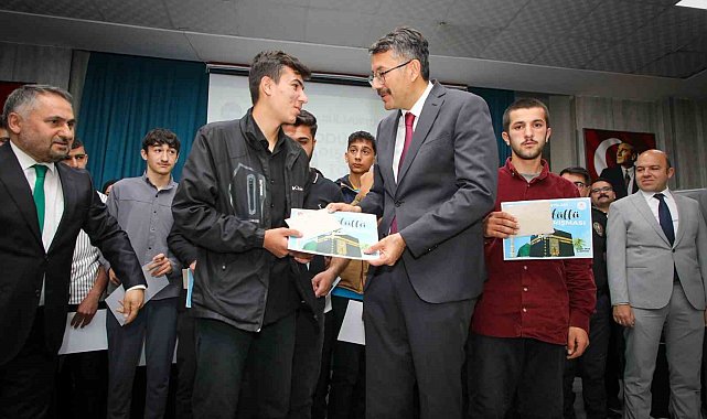 Hakkari'de umre ödüllü bilgi yarışması düzenlendi