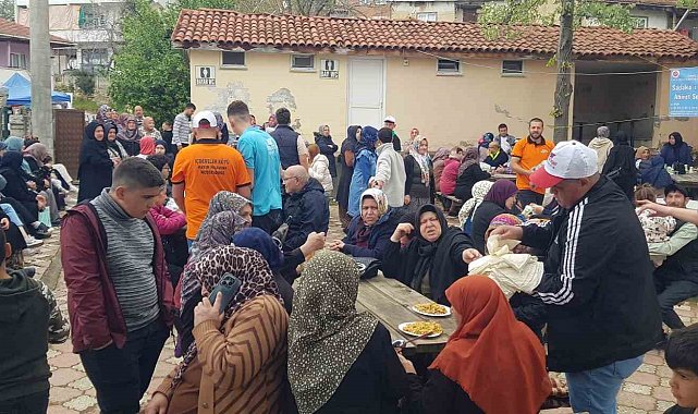 Hasat zamanının bolluk içinde geçmesi için pilav yiyip dua ettiler