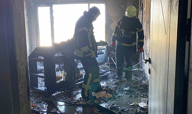 Hatalı park yangına giden itfaiye aracına geçit vermedi