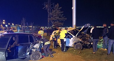 Hava limanı yolunda kaza: 3 yaralı