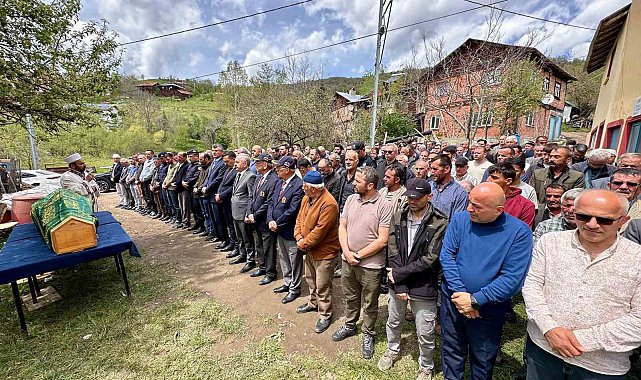 Hayatını kaybeden şehit babası son yolculuğuna uğurlandı