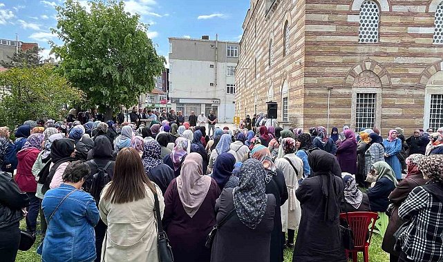 Hayrabolu'da hacı adayları dualarla uğurlandı