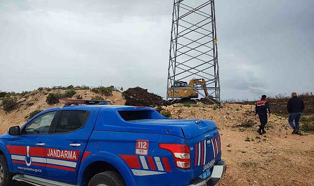 Hazine arazisindeki izinsiz kazıyı Jandarma önledi