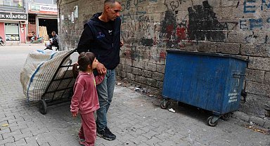 Henüz 6 yaşında babasının görmeyen gözleri oldu