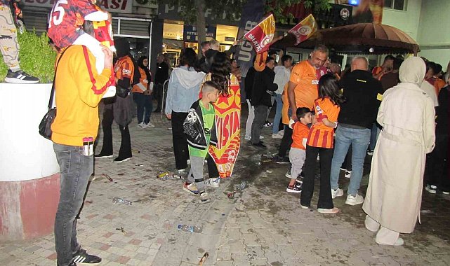 Hisarcık'ta Galatasaray taraftarları şampiyonluğu kutladı