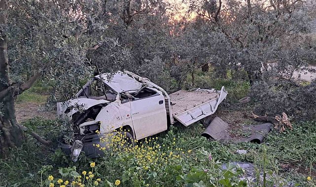 Hurdaya dönen kamyonetten sağ çıktı
