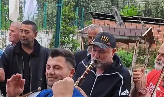 Hüsnü Şenlendirici İznik'te arkadaşının düğününe katıldı