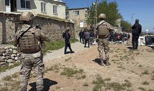 Husumetli aileler birbirine girdi: 5 yaralı, 15 gözaltı