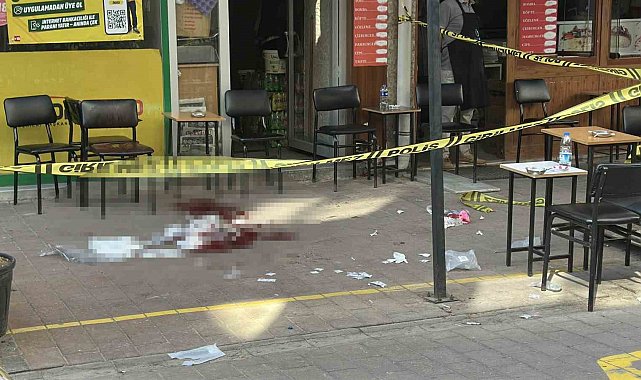 Husumetlisini sokak ortasında bıçakladı