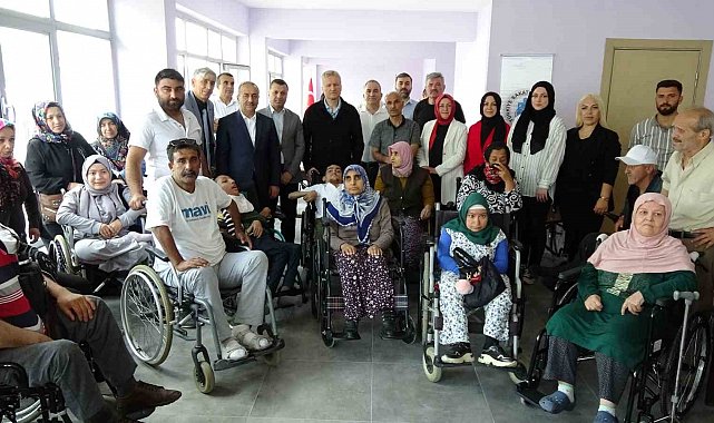 İhtiyaç sahibi engelliler bayram öncesinde sandalyelerine kavuştu