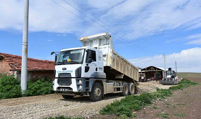 İnönü Belediyesi yol çalışmalarına devam ediyor