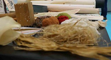 İslam Sanatları Fuarı'nda el yapımı kağıt ustası Çelik eserlerini sergiledi