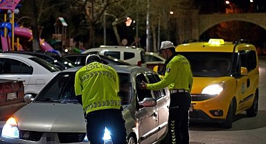 Isparta'da asayiş ve trafik uygulamasında 14 sürücüye ceza kesildi