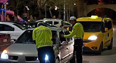 Isparta'da kurallara uymayan 15 sürücüye cezai işlem uygulandı