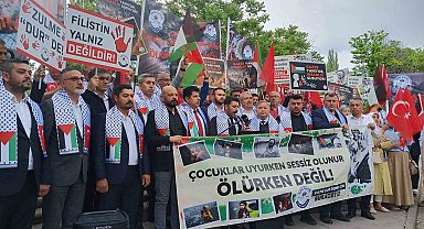 İsrail Büyükelçiliği önünde siyah çelenkli protesto