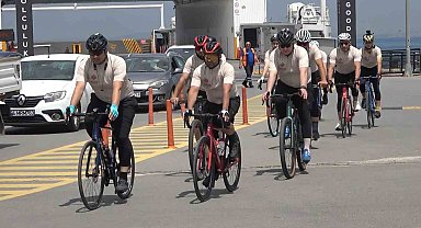 İstanbul'dan Bursa'ya 'çevre' için pedal çeviren 10 bisikletçi Yalova'ya ulaştı
