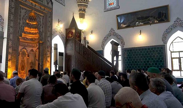 İstanbul'un Fethi'nin 572. yılında Bursa'da 572 hatm-i şerif okundu