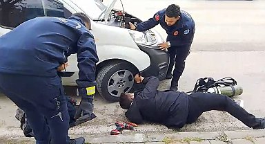 İtfaiye ekiplerinin kedi kurtarma operasyonu kamerada