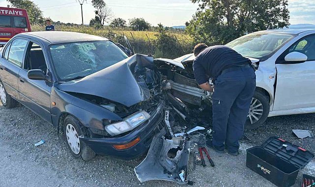 İvrindi'de trafik kazası: 5 yaralı