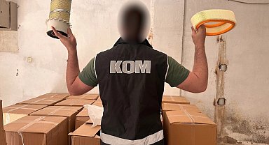 İzmir'de 42 milyon lira değerinde kaçak oto yedek parça ve akaryakıt ele geçirildi