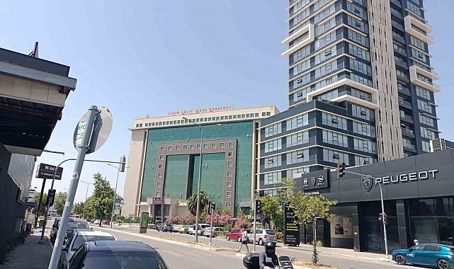 İzmir'de adliyede rüşvet operasyonu: İcra müdür yardımcısı ve katip gözaltında