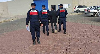 Jandarma aranan şahsı yakaladı