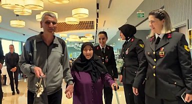 Jandarma şehit annelerini 'Anneler Günü'nde unutmadı