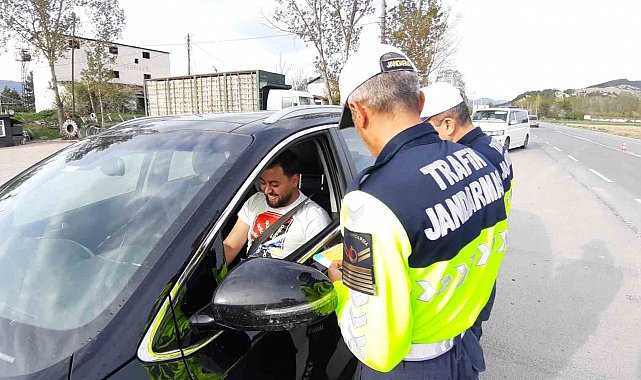 Jandarma sürücülere güvenli yolculuğu anlattı