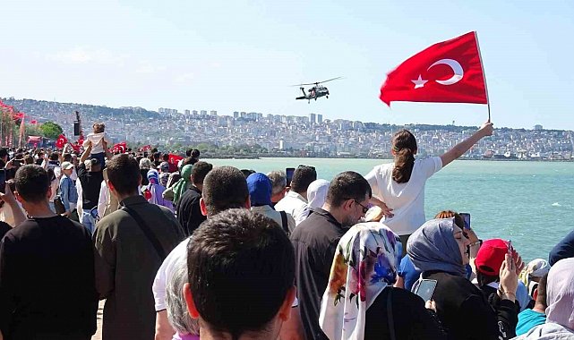 Jandarmadan nefes kesen hava gösterileri