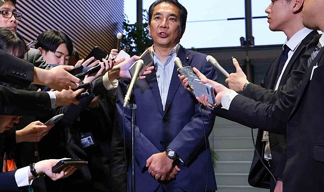 Japon bakan "bağışlanan pirinçler" sayesinde pirinç satın almadığını söyledi, istifa etti