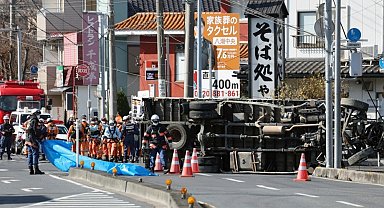 Japonya'da kamyonetiyle çukura düşen sürücünün cansız bedenine 3 ay sonra ulaşıldı