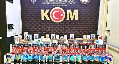 Kaçak telefon parçaları ele geçirildi