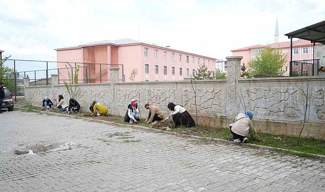 Kadın öğretmenler doğaya nefes oldu