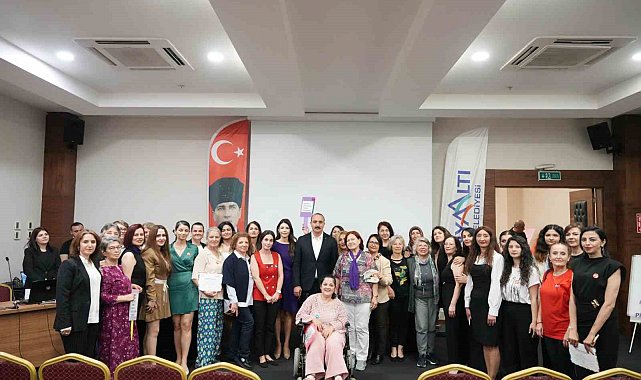 Kadınlar, sertifikalarını başkan Kotan'dan aldı